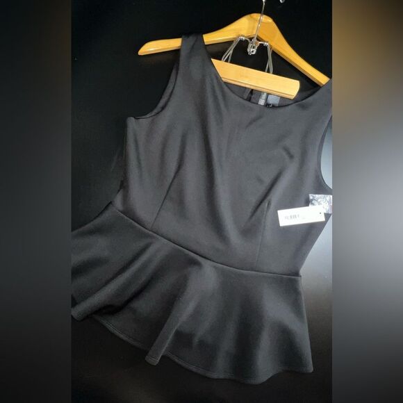 Bisou Bisou Peplum Tank Black With Keyhole Back Size Large NWT - Picture 1 of 5